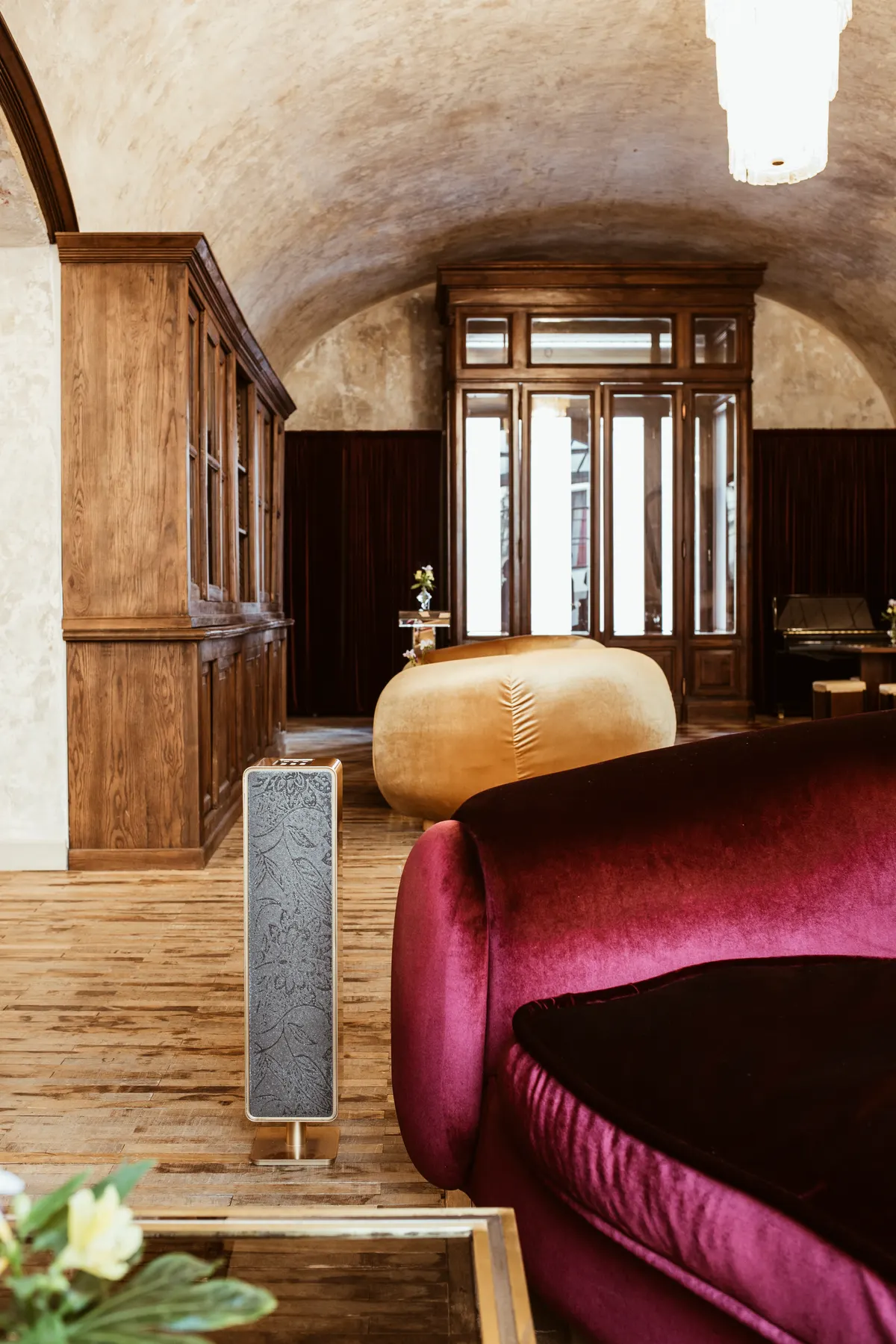 Hotel lounge with a professional ambient scent diffuser kept in service